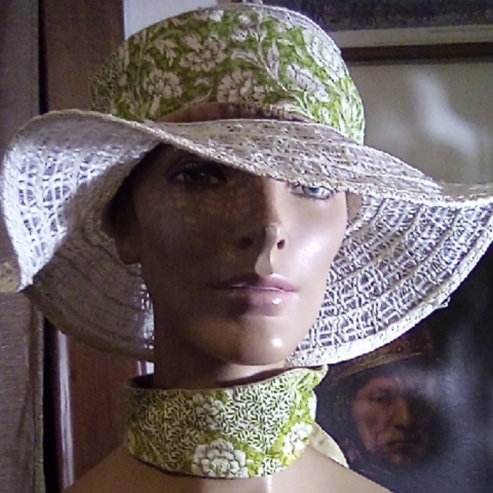 Chessa Davis Hat In Very Good Condition.One Size Fits All.